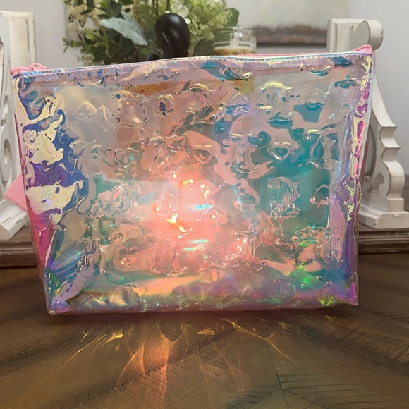 Juicy Couture Handbags - NWT Juicy Couture Travel Bag 🩷❤️💙